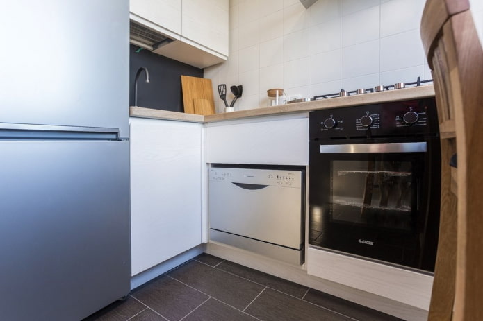 área de cocina de 6 metros cuadrados con lavavajillas