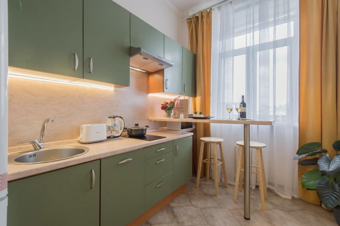 juego de cocina con un área de 6 metros cuadrados