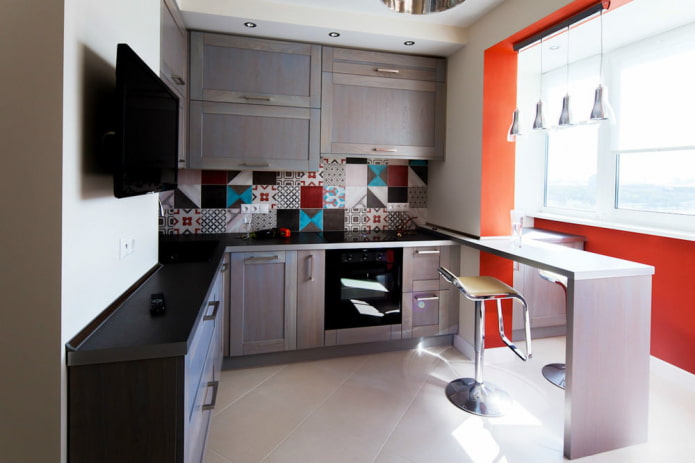 Cocina con balcón