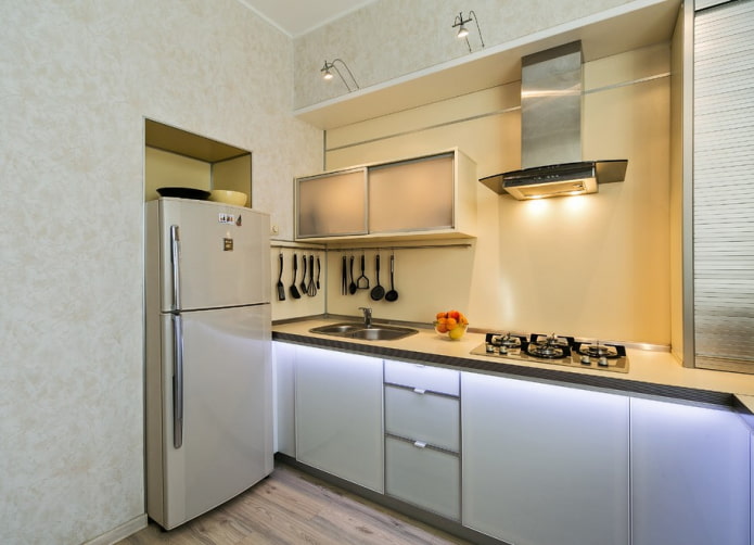 refrigerador en el área de la cocina de 8 m²
