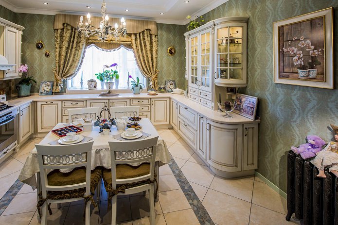 Papel pintado verde para la cocina al estilo clásico