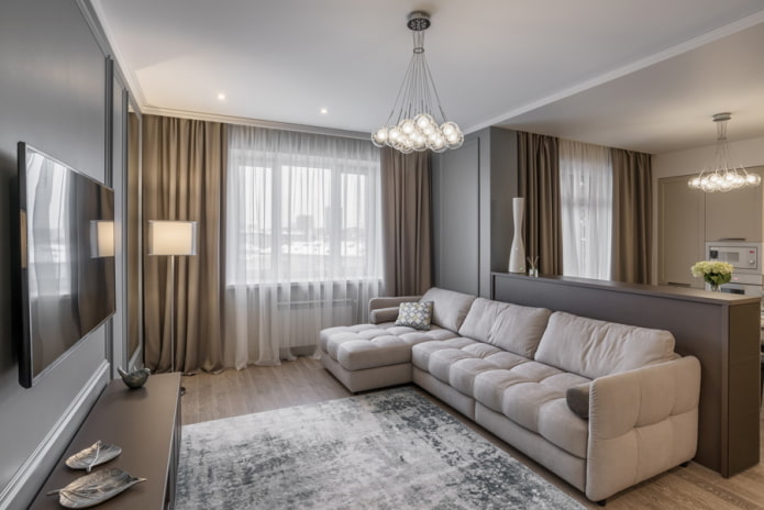 Interior de un apartamento de cuatro habitaciones de 100 metros cuadrados