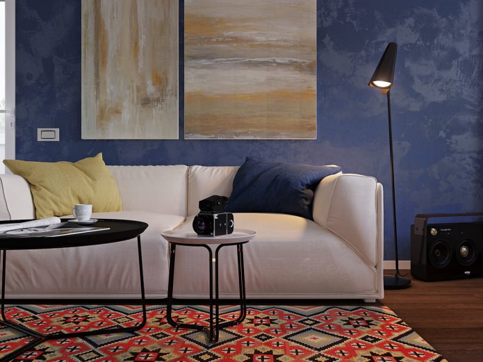 Sofá en el diseño de un apartamento de 31 m².