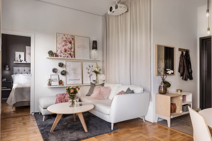 Interior de la sala de estar en un apartamento de 36 metros cuadrados