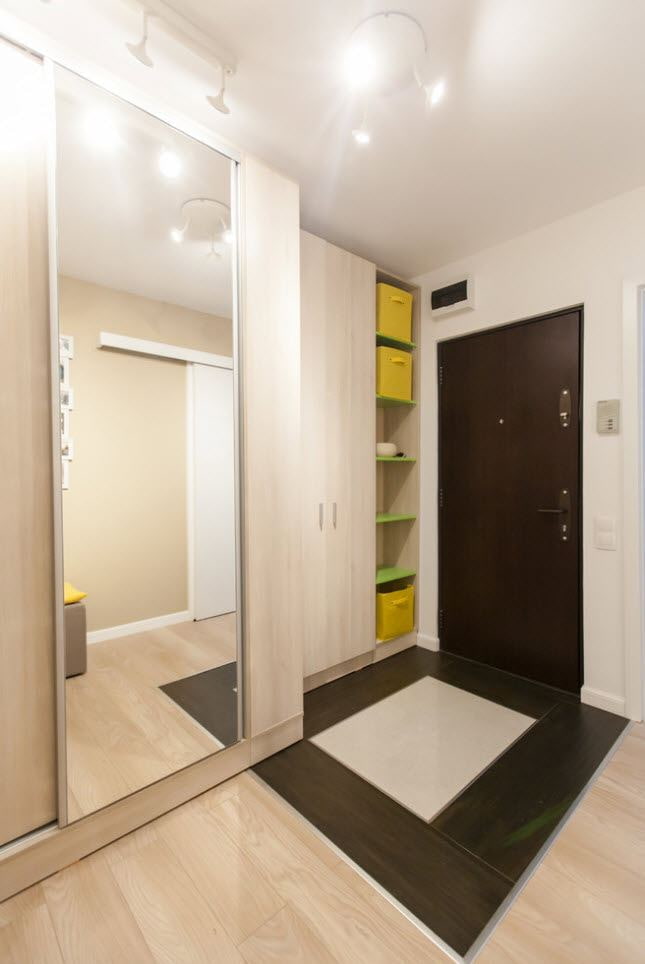 Interior de pasillo en un apartamento de 50 metros cuadrados
