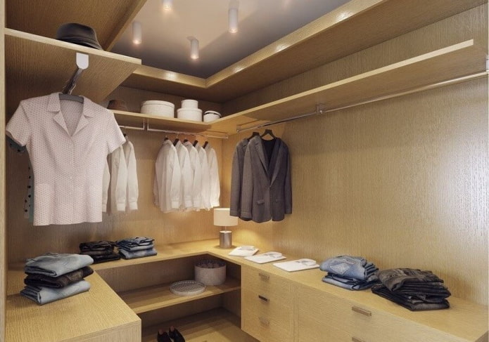 interior de vestidor en un apartamento de 50 metros cuadrados