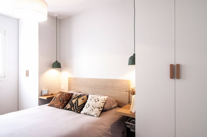 Dormitorio en un apartamento de cuatro habitaciones