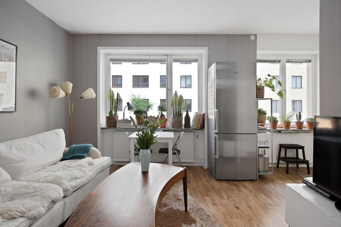interior de un estudio con dos ventanas