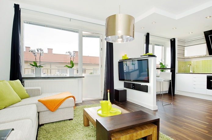 interior de un estudio con dos ventanas