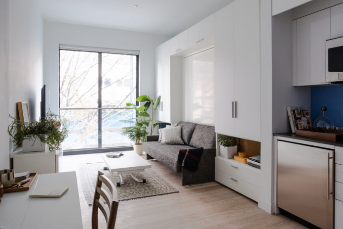 Interior de un estudio con una ventana