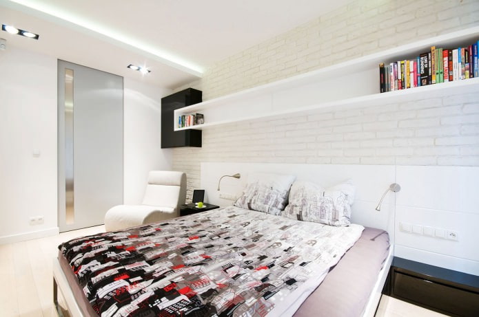 Ladrillo blanco en el interior del dormitorio