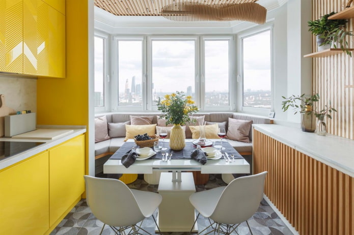 Disposición de muebles en el interior de una cocina pequeña