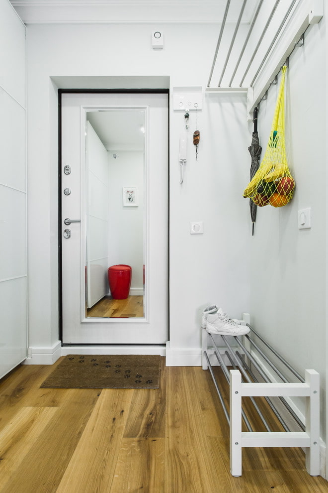 Acabado en el interior de un pasillo pequeño