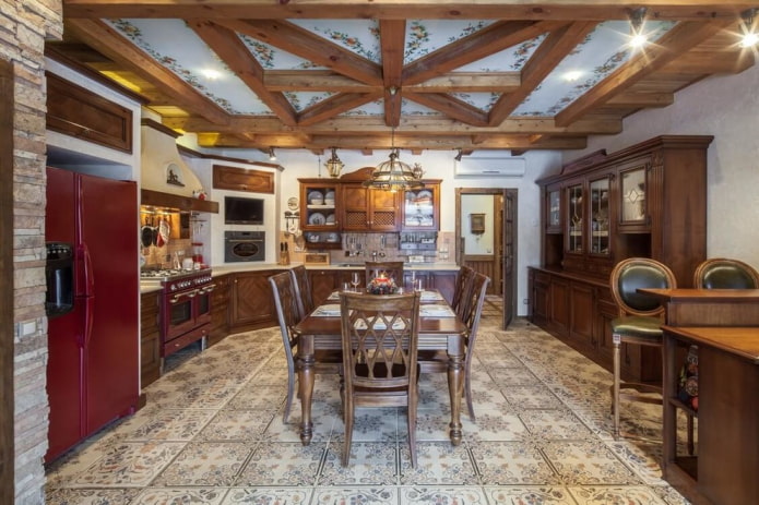 Forma inusual de colocar vigas en la cocina