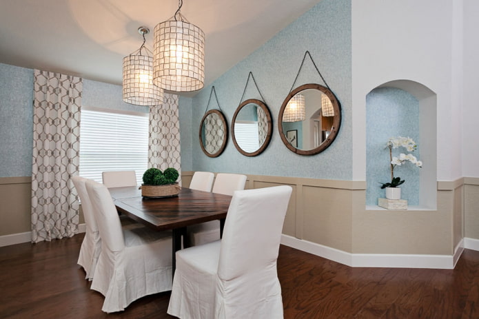 cortinas beige con papel pintado azul