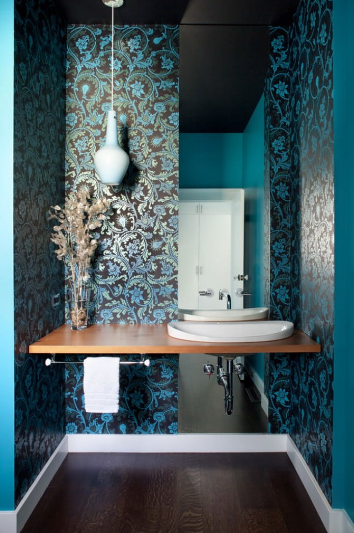 Combinación de marrón oscuro con azul
