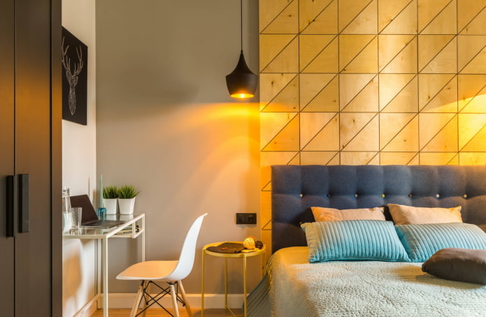 Lámpara sobre la cama