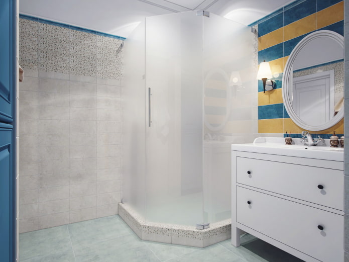 Baño en un apartamento de tres habitaciones