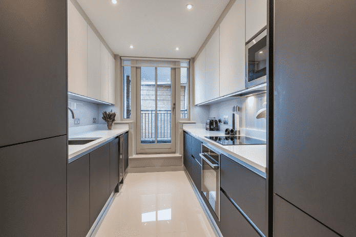 diseño interior de cocina estrecha