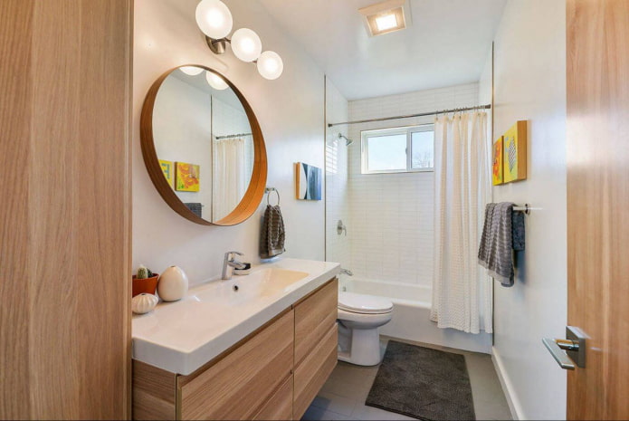 Muebles de madera en el baño