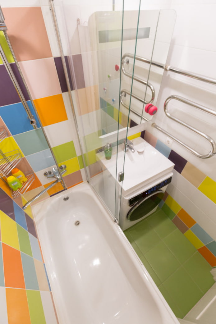 Baño pequeño y luminoso
