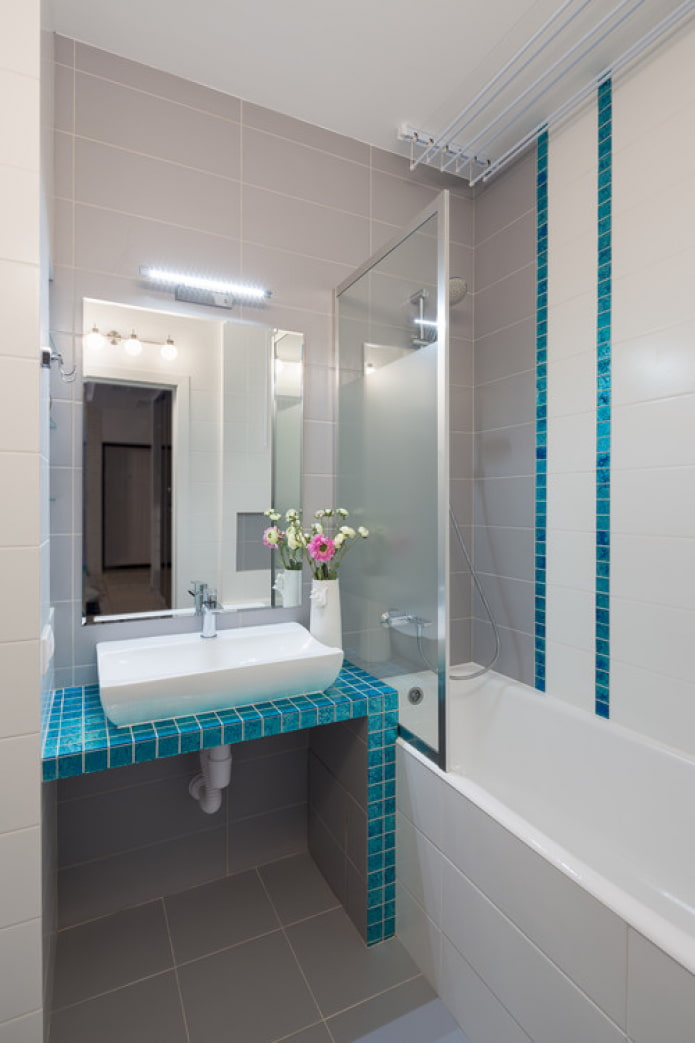 Baño moderno de estilo minimalista