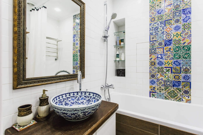 Azulejos marroquíes en el baño
