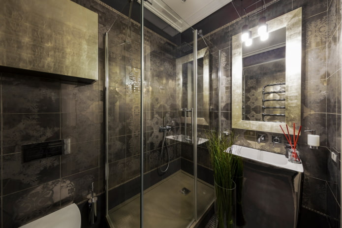 Baño en tonos oscuros