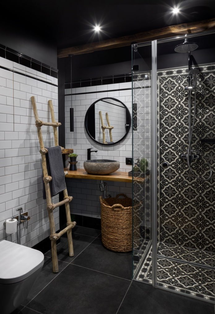 Baño con estante debajo del lavabo