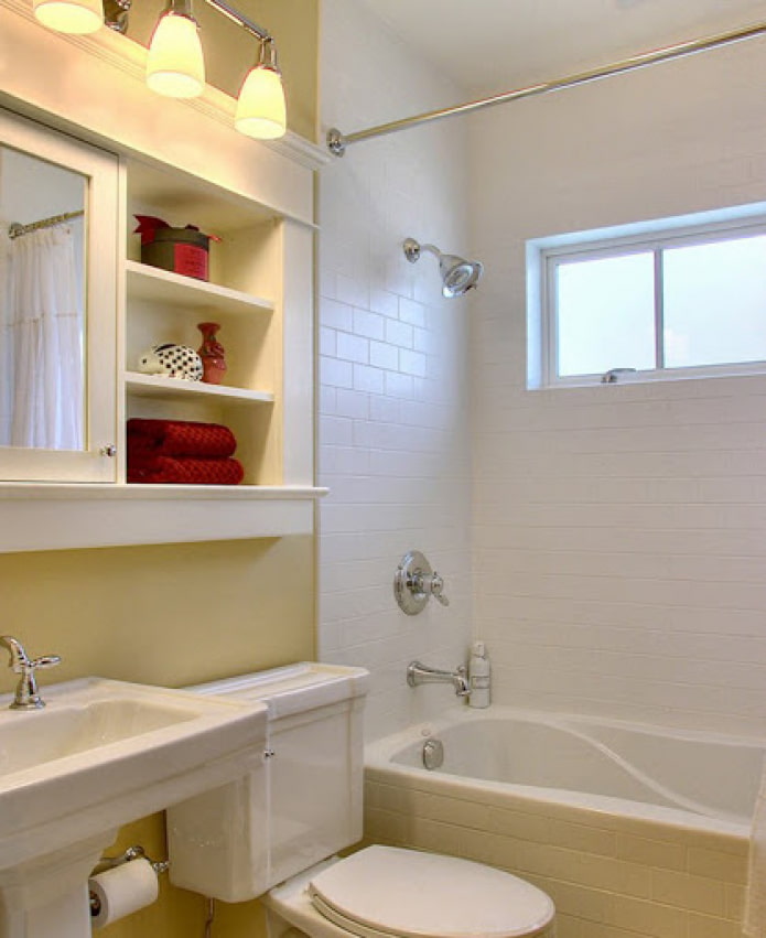baño con ventana en la cocina