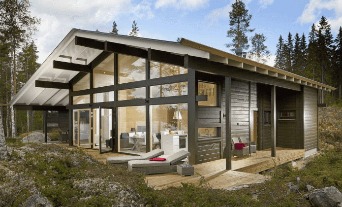 Casa de una planta con entramado de madera