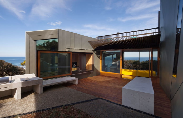 casa de estilo high-tech a la orilla del mar