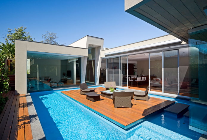 casa con terraza de estilo high-tech