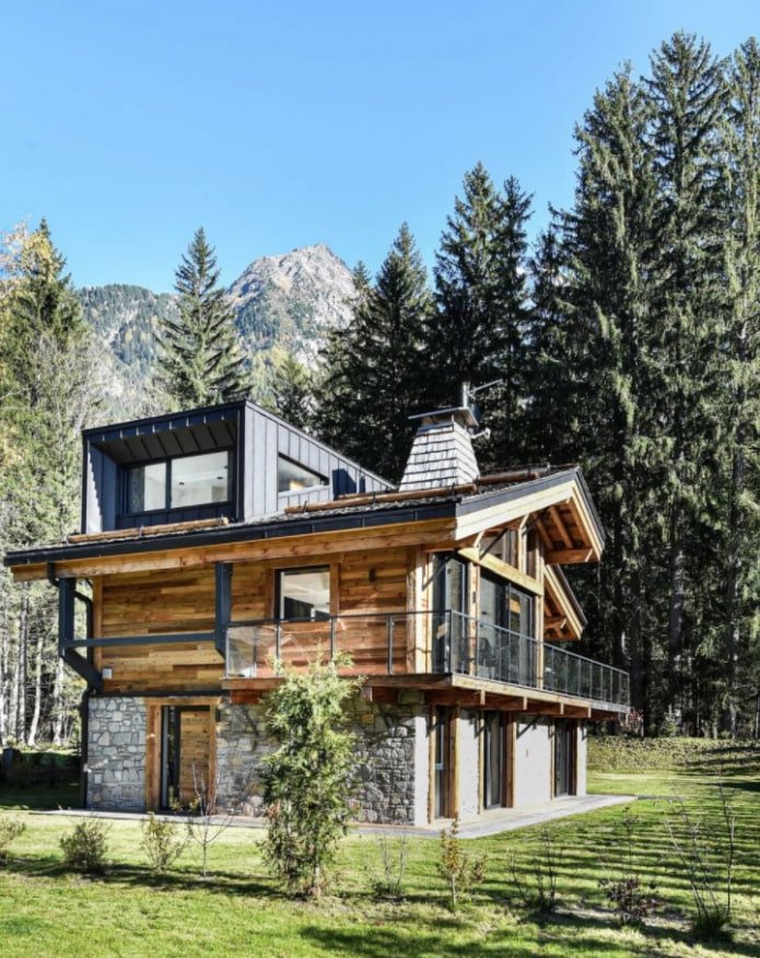 casa con balcón en círculo