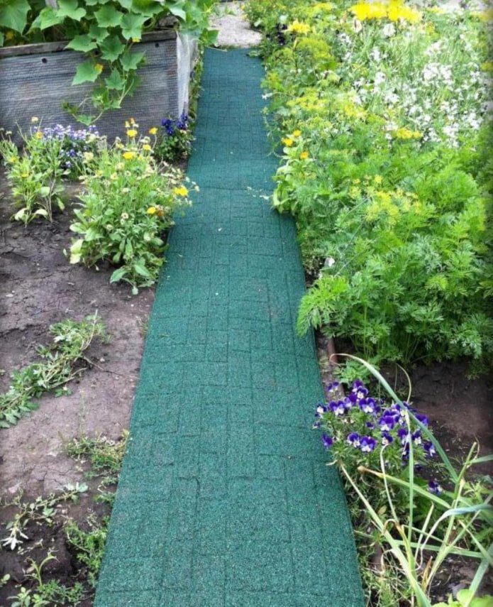 carpet path between bedlines