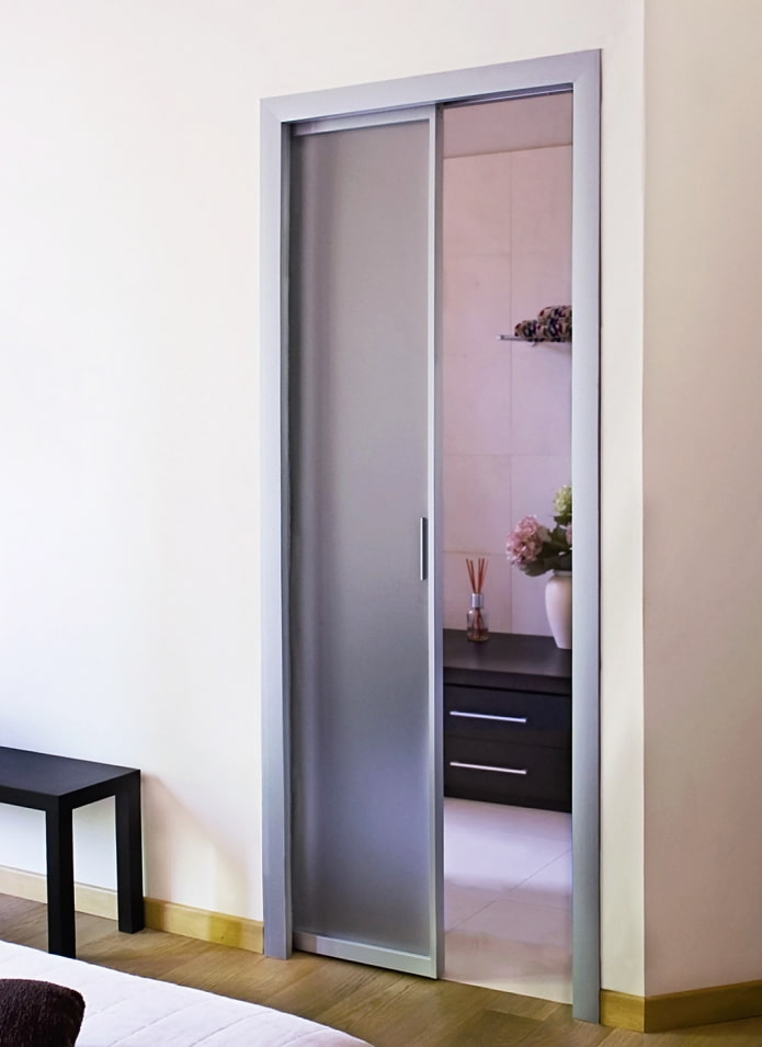 Puertas de compartimento de doble cara en el interior