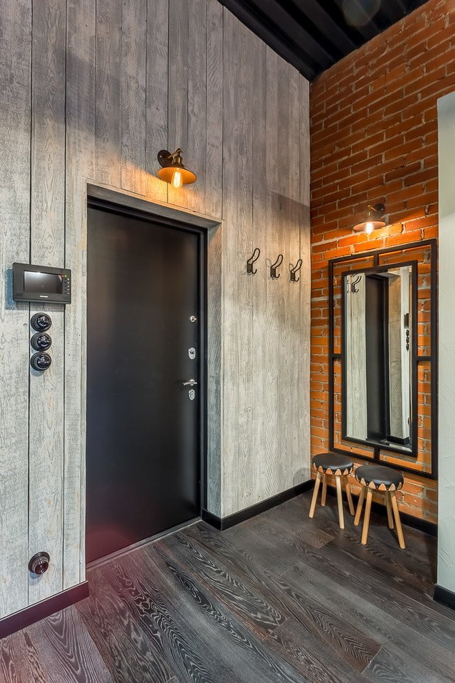 Puertas negras en un interior tipo loft