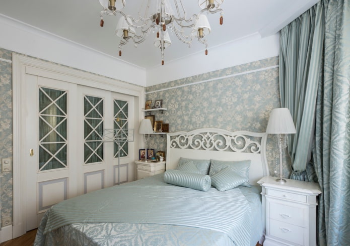 Puertas para armario en un dormitorio de estilo provenzal
