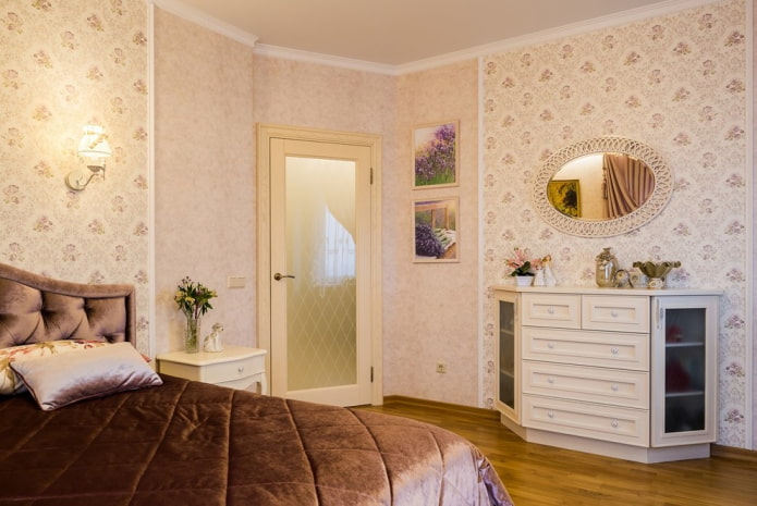 Puertas de cristal en el dormitorio de estilo provenzal