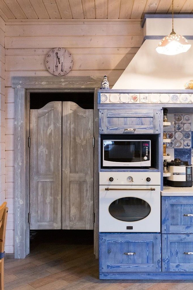 Puertas en el interior de estilo provenzal