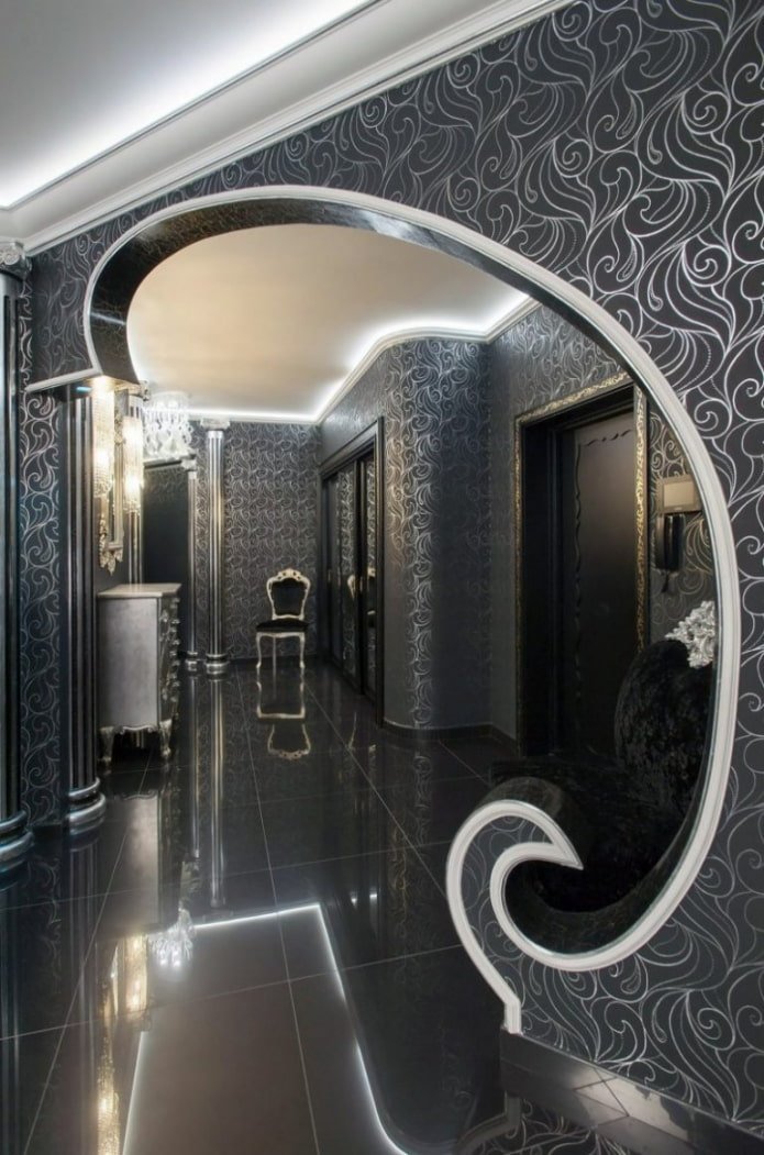 Pasaje curvo sin puerta en el interior
