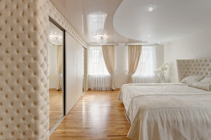Techo tensado bicolor en el dormitorio
