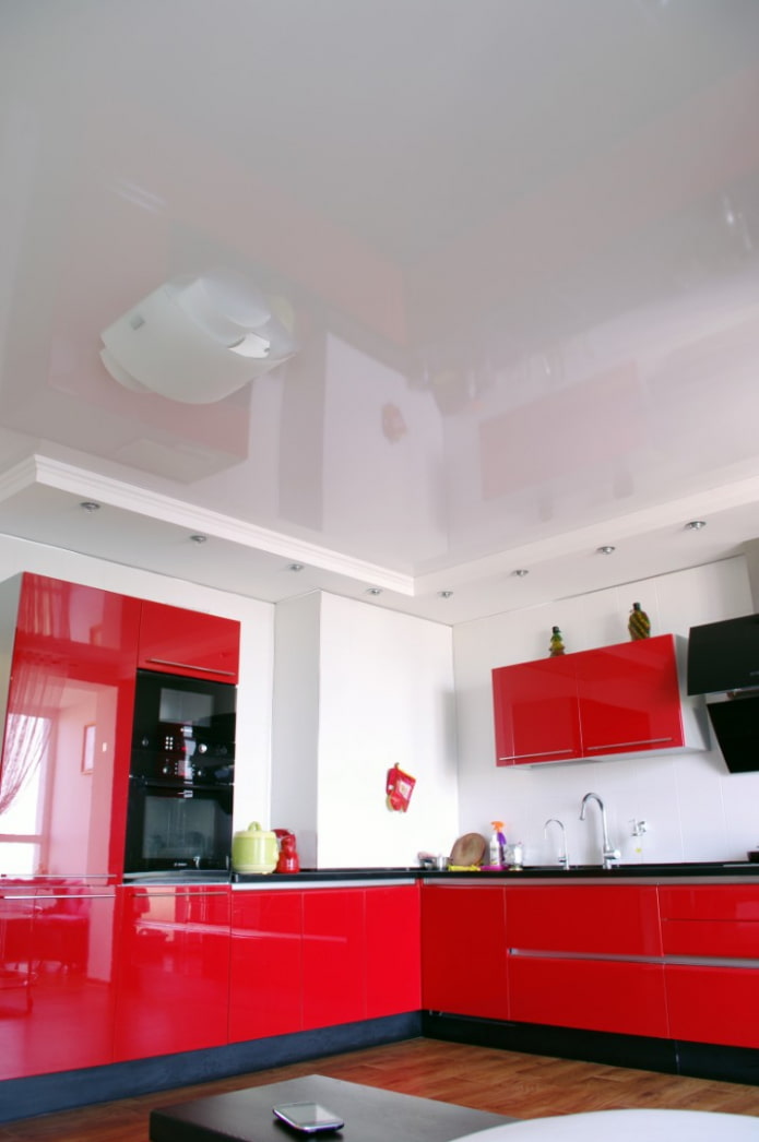 Diseño de esquina de dos niveles en la cocina