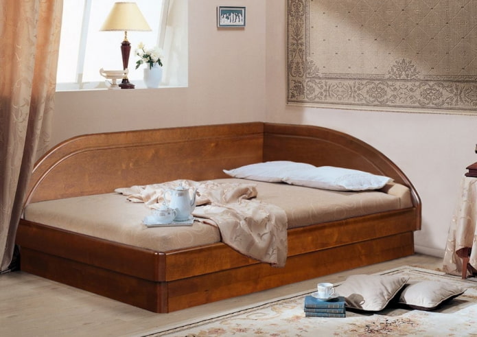 cama doble esquinera en el interior