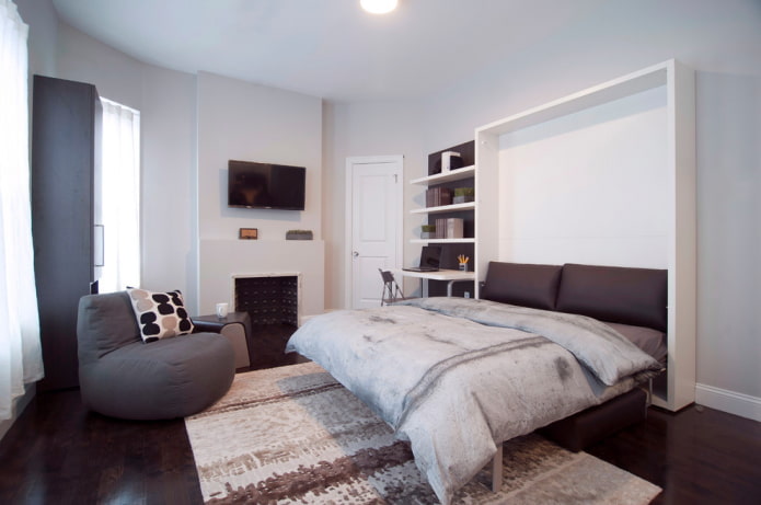 Cama doble transformable en el interior