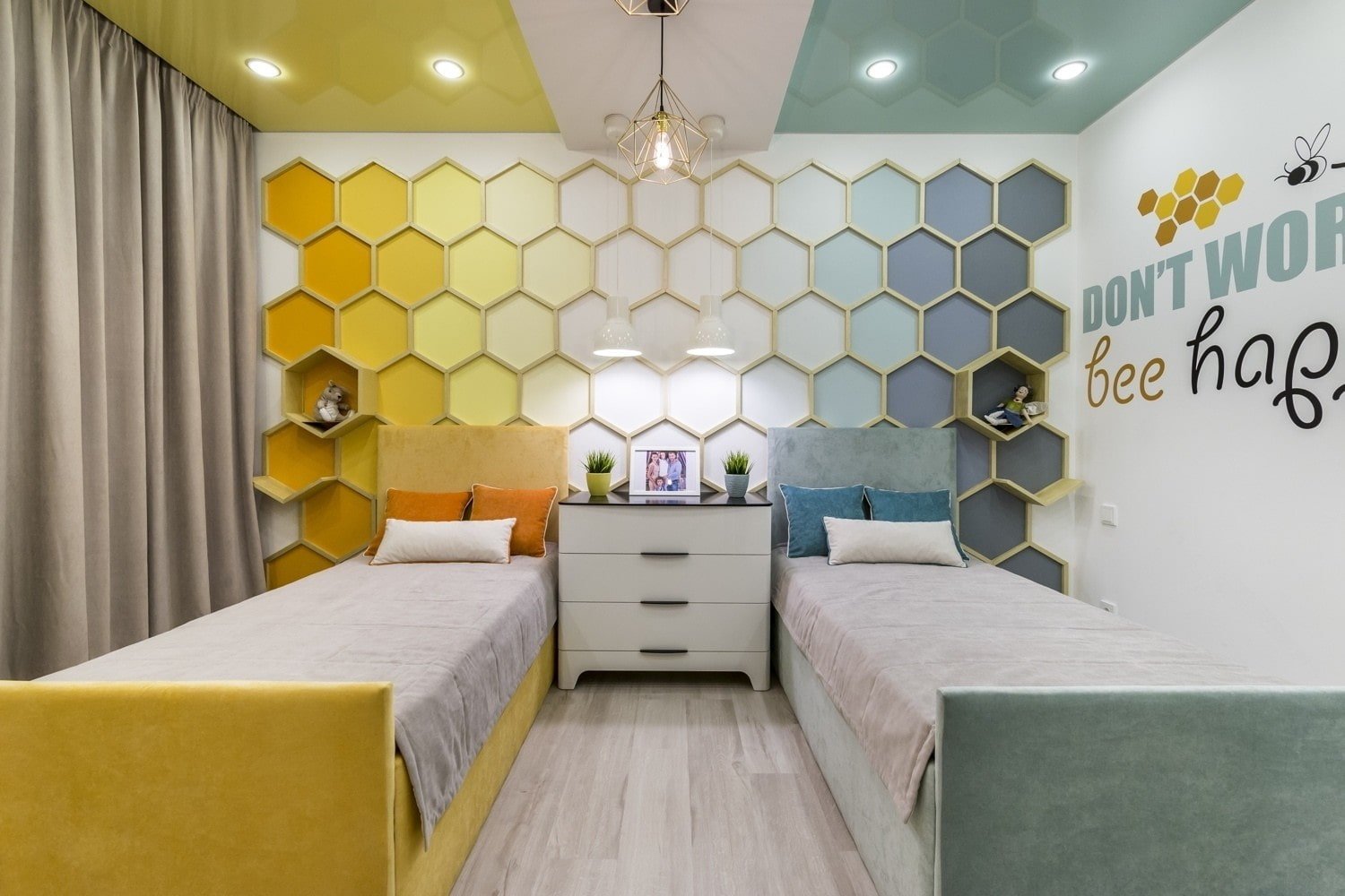 Habitación infantil para niños de diferentes sexos: zonificación, fotos del interior