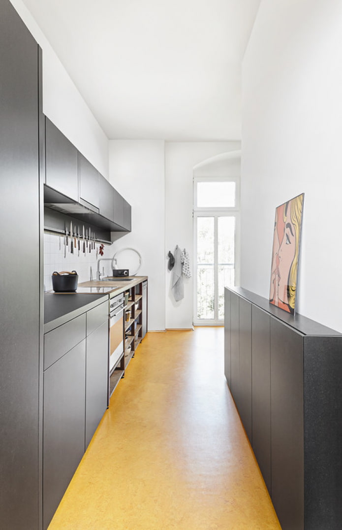 armario de cocina estrecho