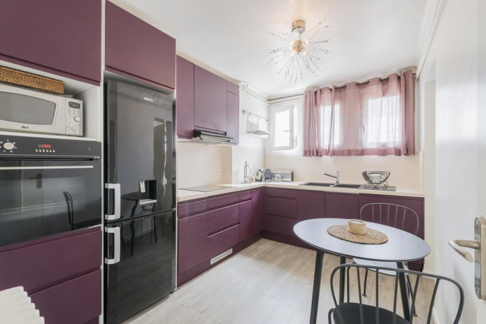 muebles de cocina en tonos morados