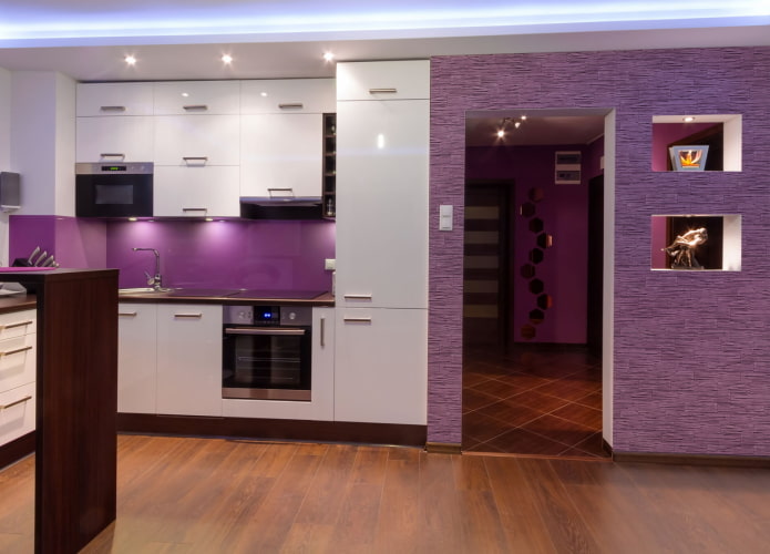 decoración de cocina en tonos morados