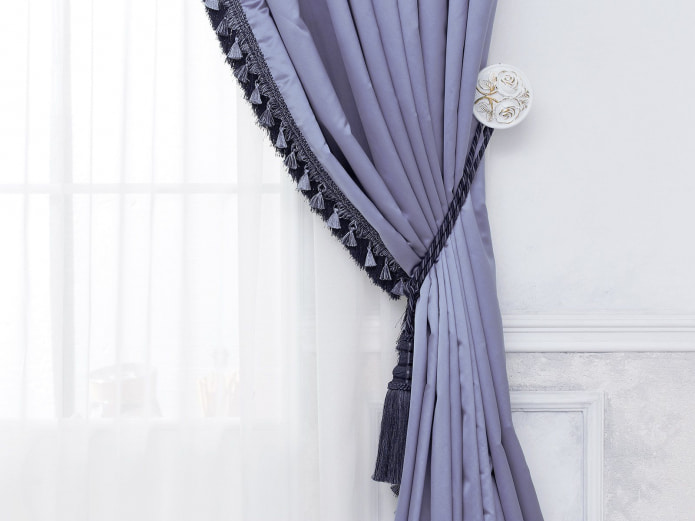 Borlas y flecos en cortinas